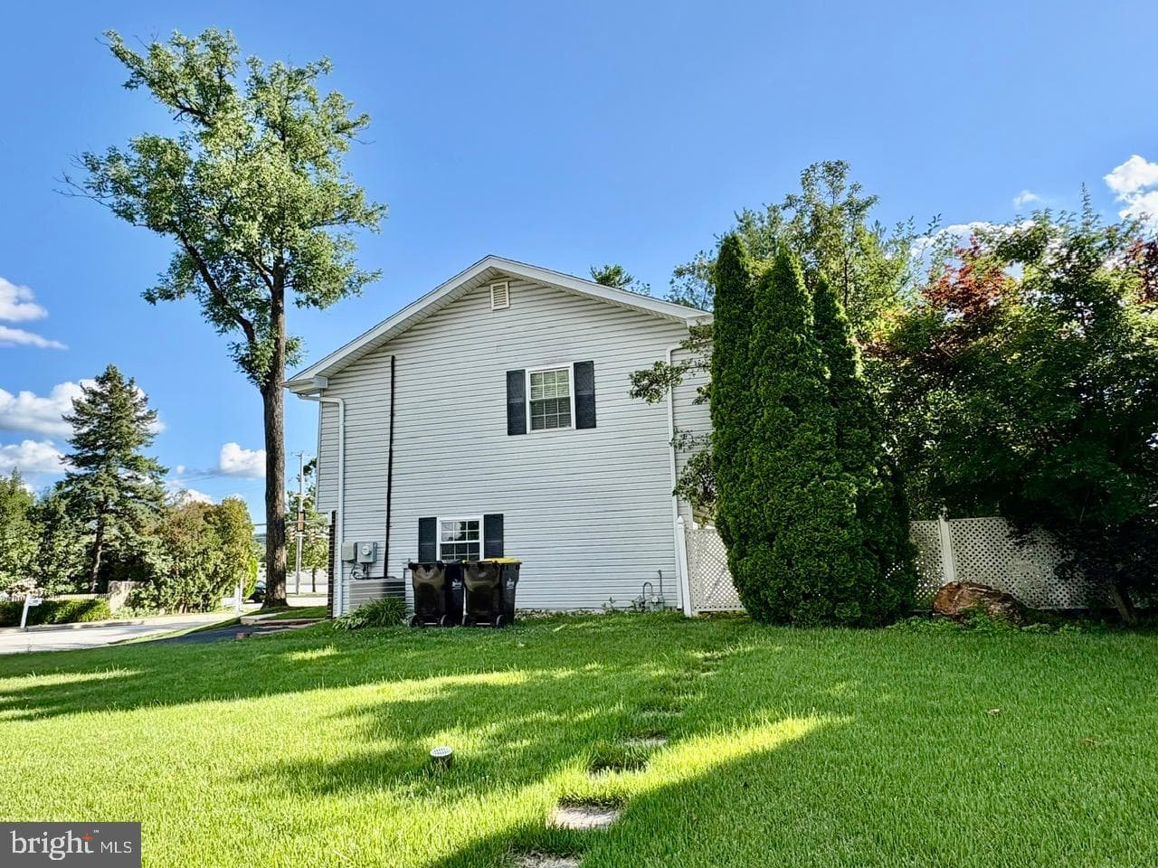 599 Elliott Drive photo 17