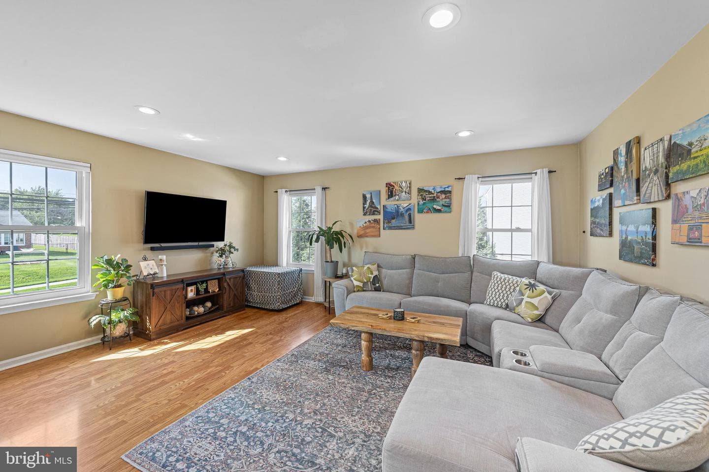 446 Pleasant Valley Drive photo 5