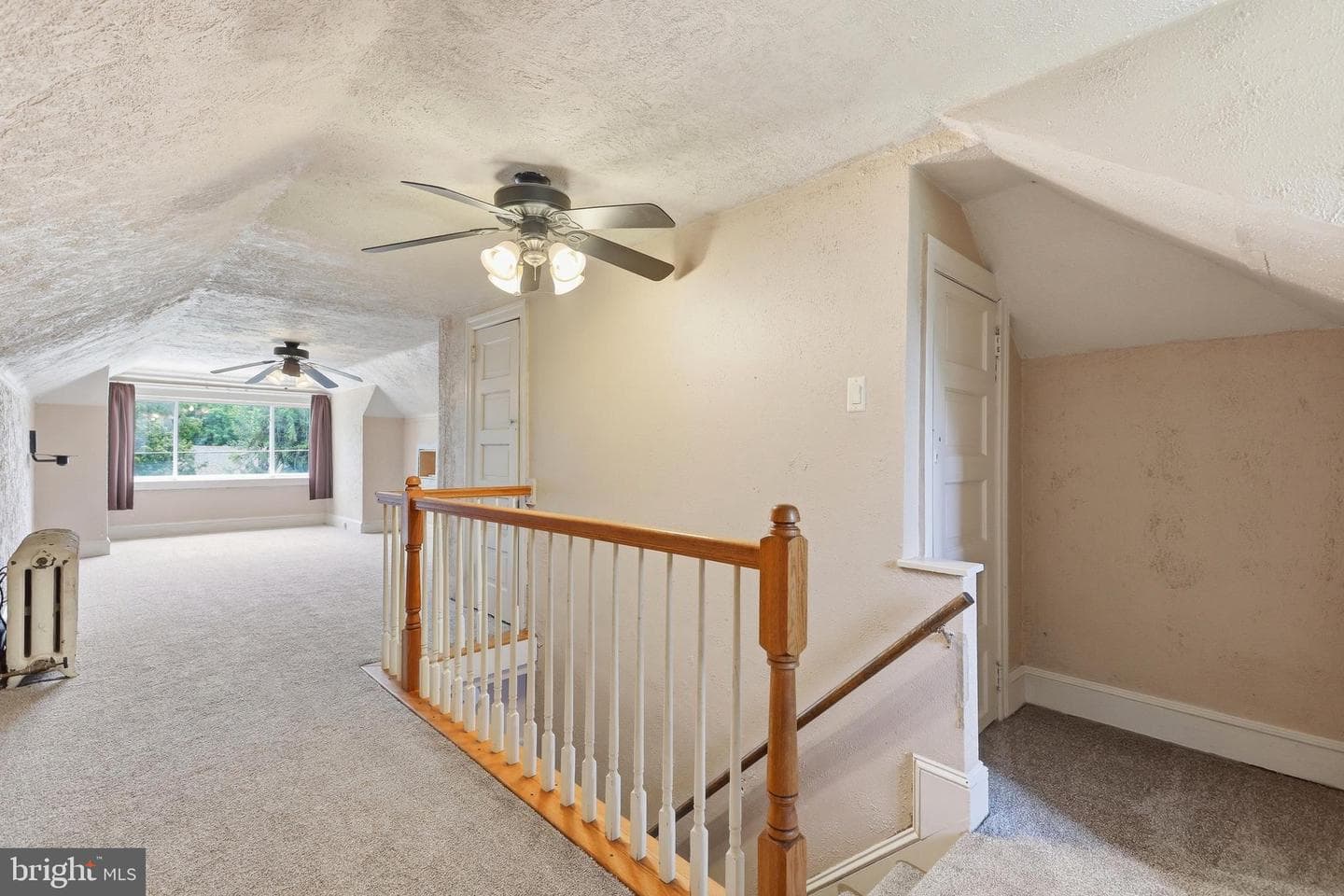214 N Hills Avenue photo 33