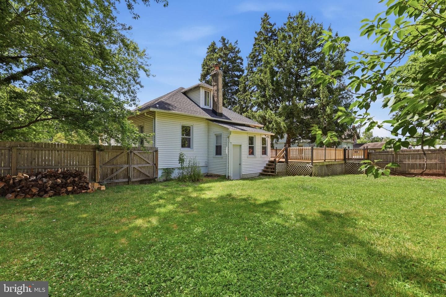 214 N Hills Avenue photo 41