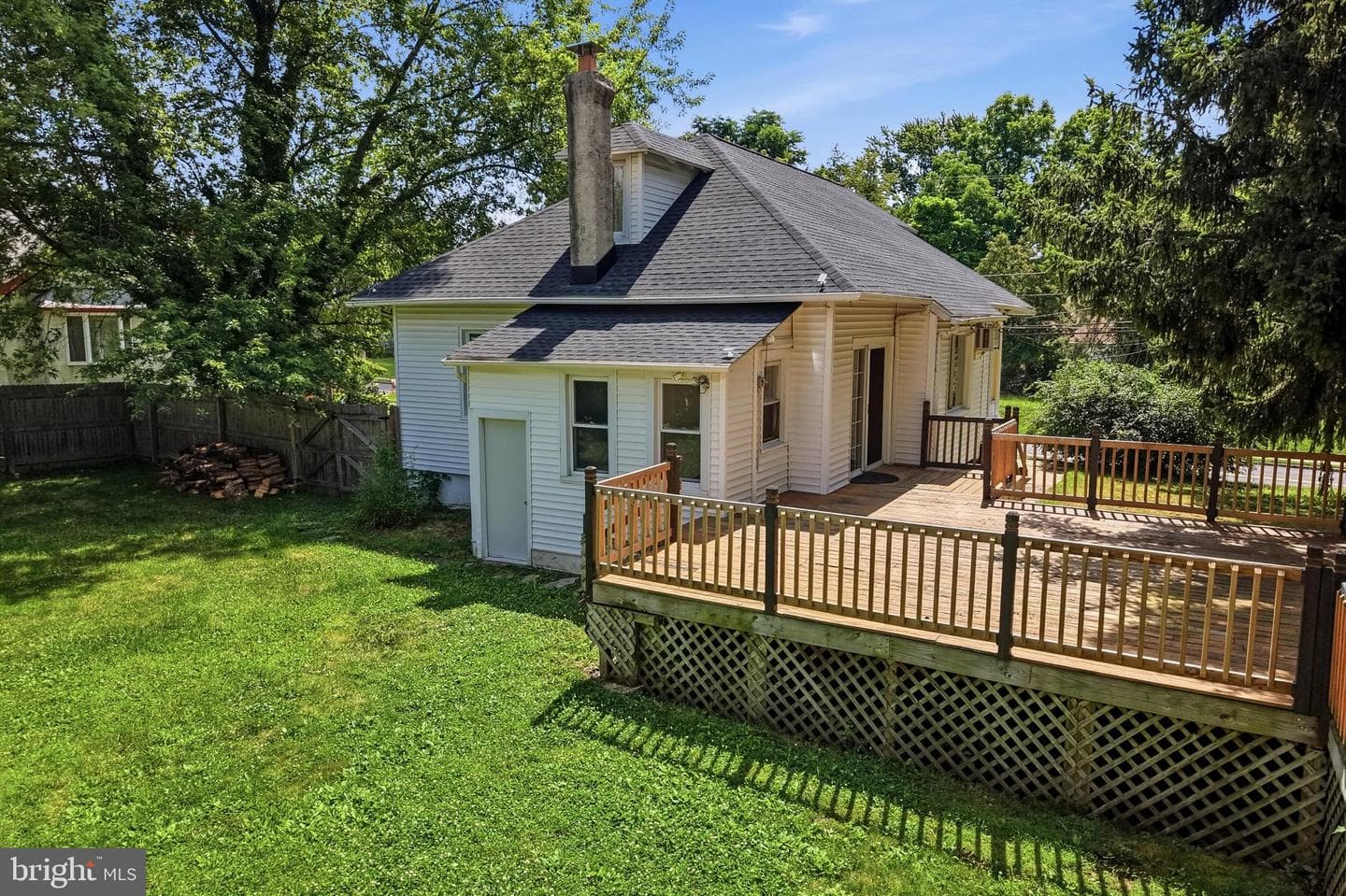214 N Hills Avenue photo 42