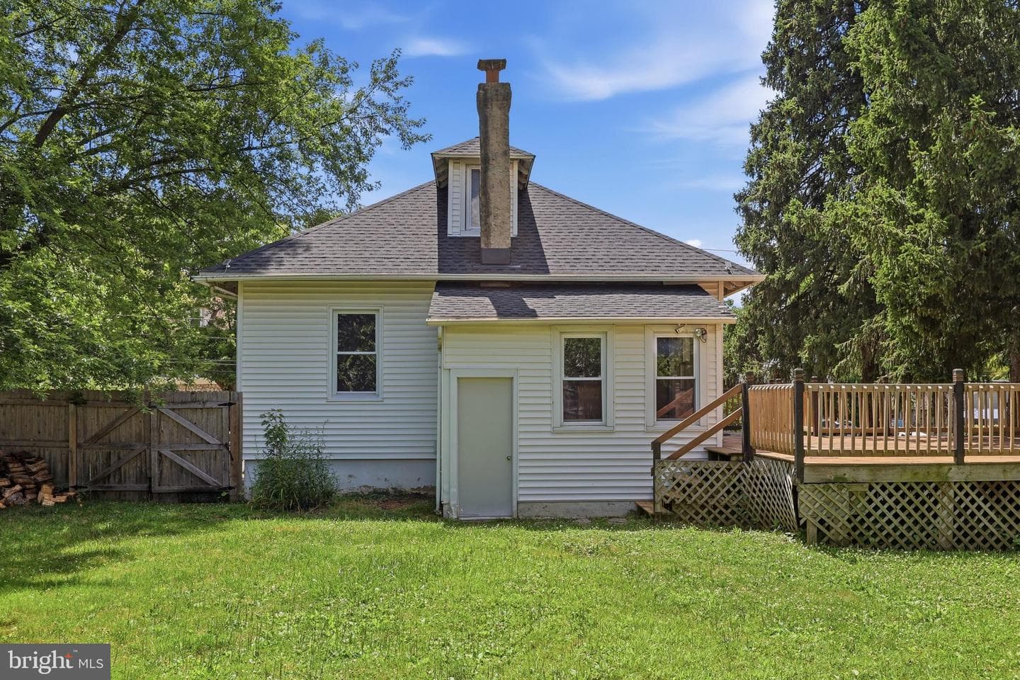 214 N Hills Avenue photo 43