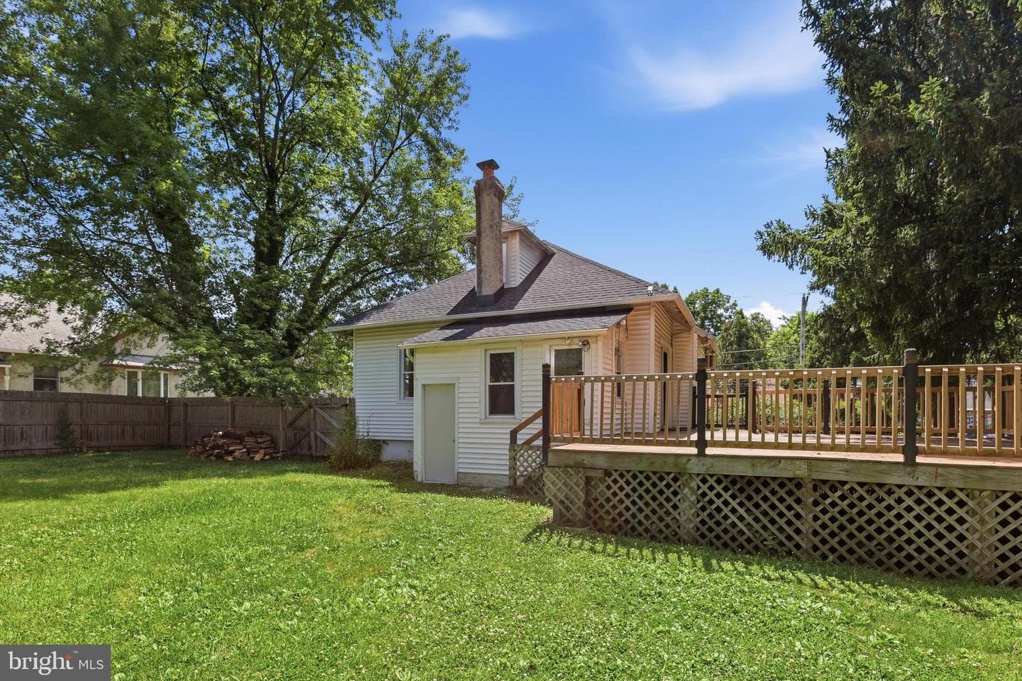 214 N Hills Avenue photo 46