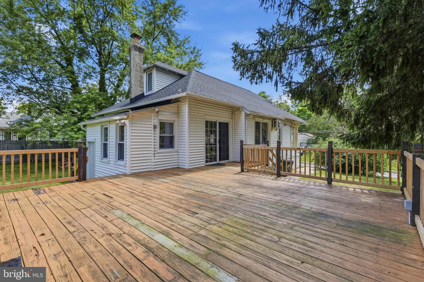 214 N Hills Avenue photo 47