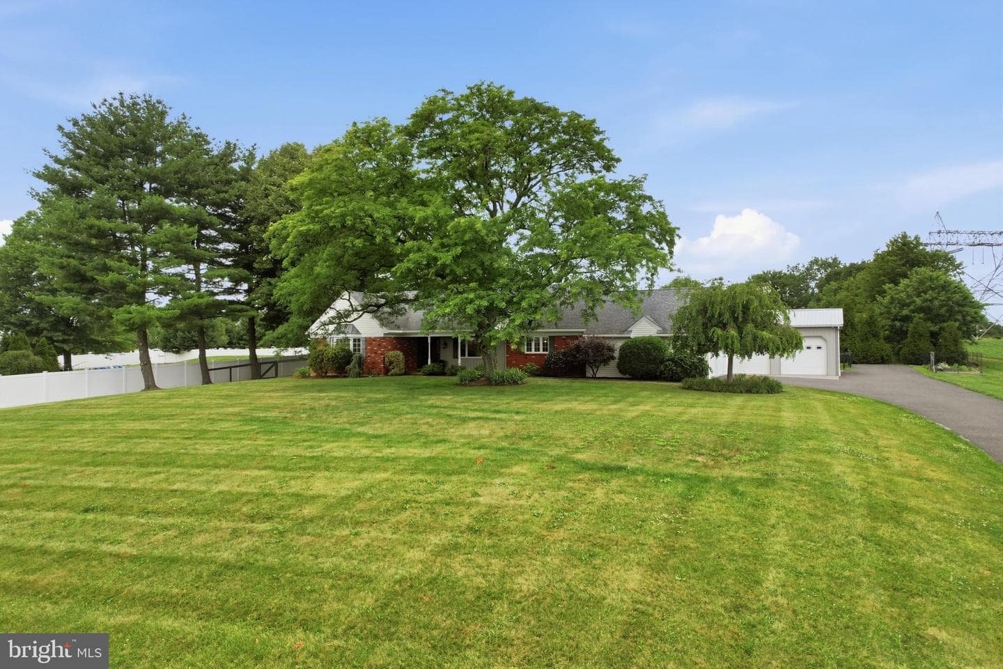 645 Mininger Road photo 5