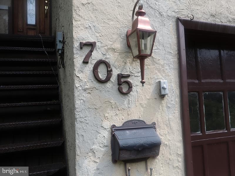 705 Flint Hill Road photo 2
