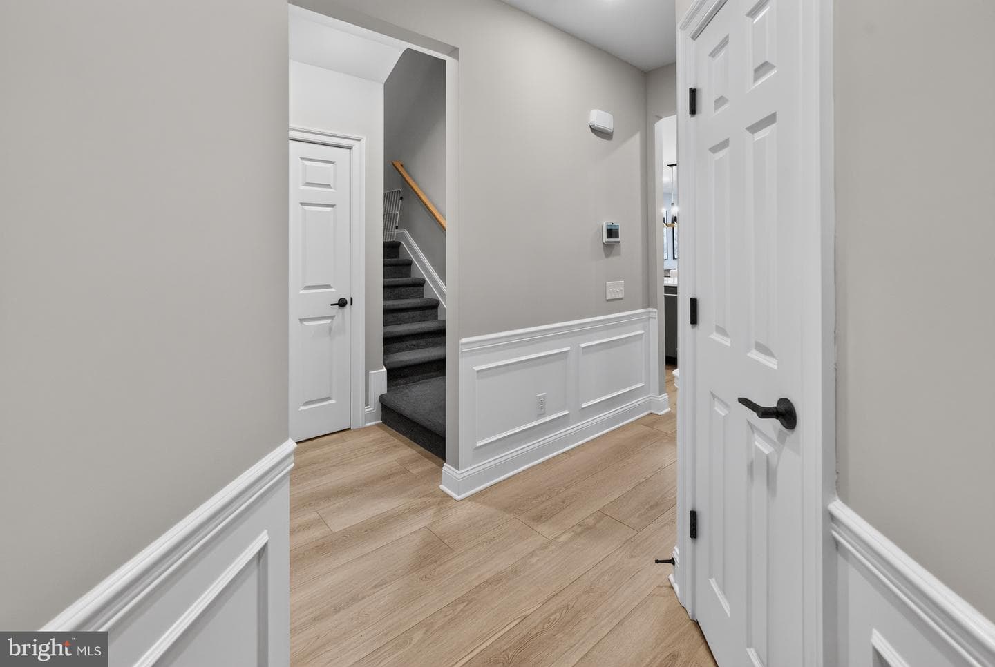1011 Victoria Court photo 21