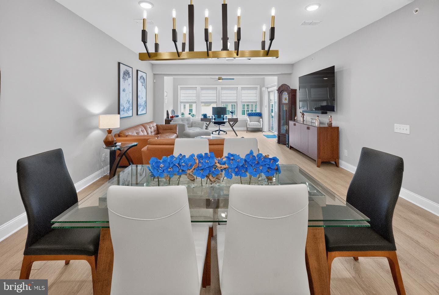 1011 Victoria Court photo 7