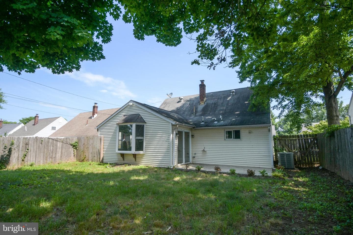 356 W Beech Street photo 7