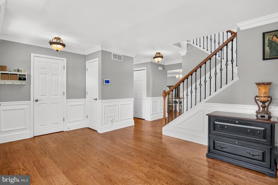 709 E Walnut Street photo 6