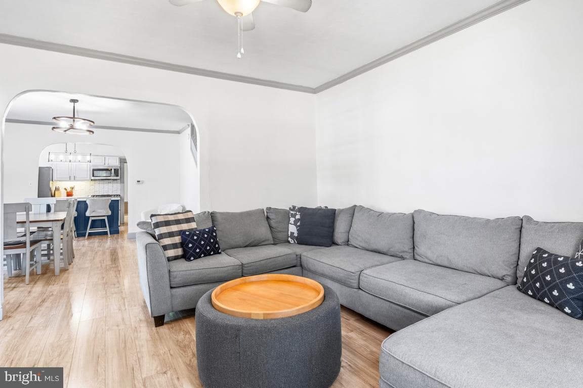 705 E Walnut Street photo 11