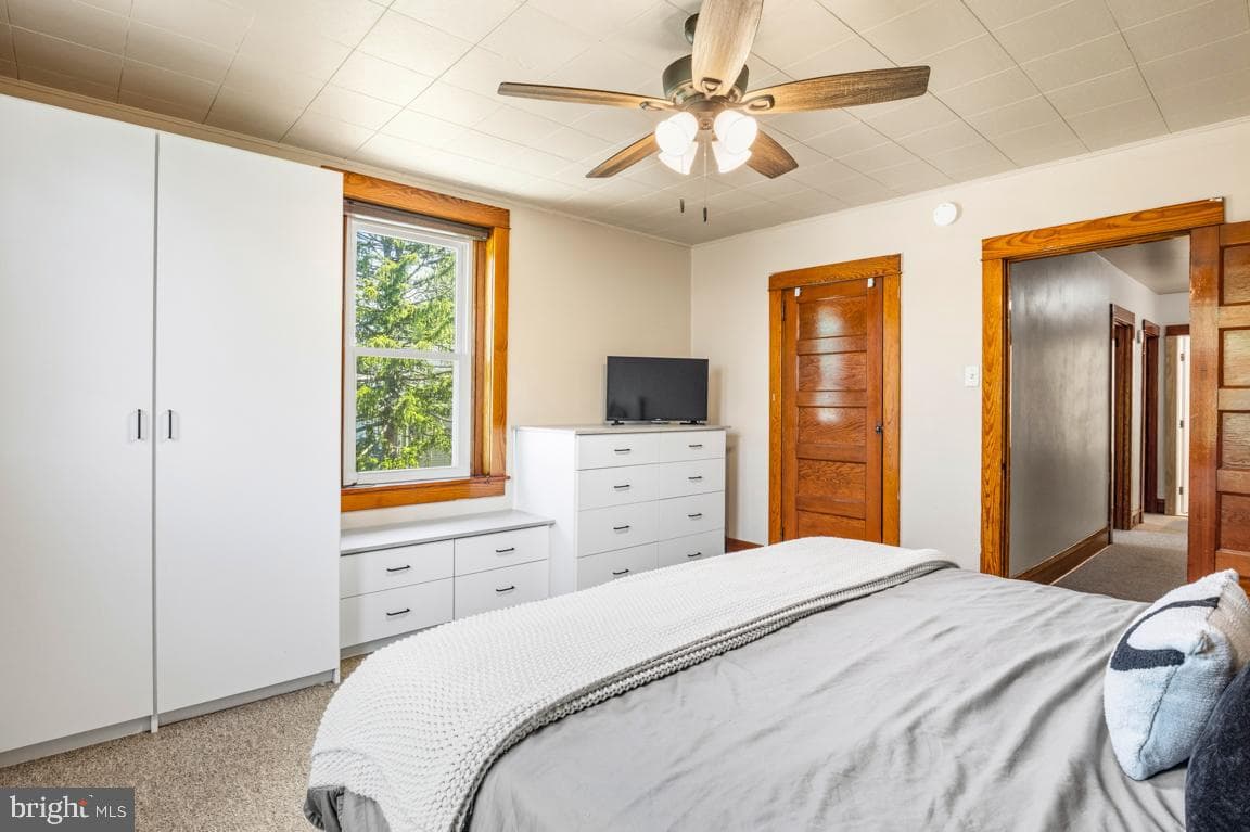 705 E Walnut Street photo 20