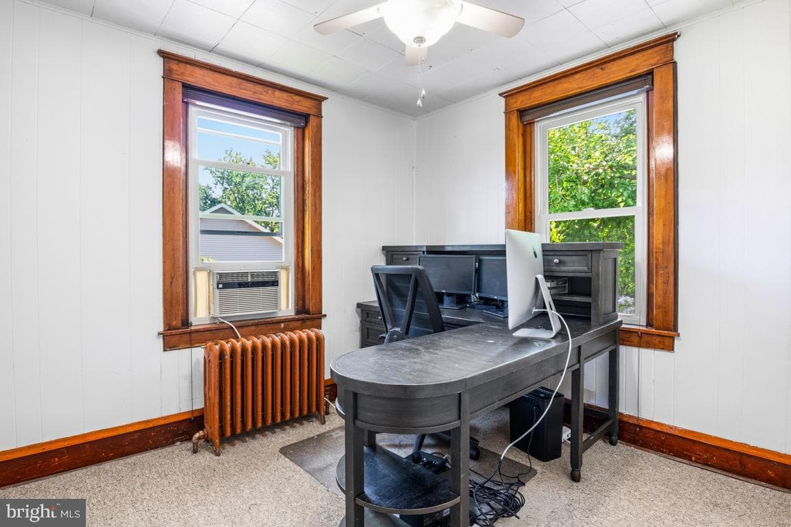 705 E Walnut Street photo 23
