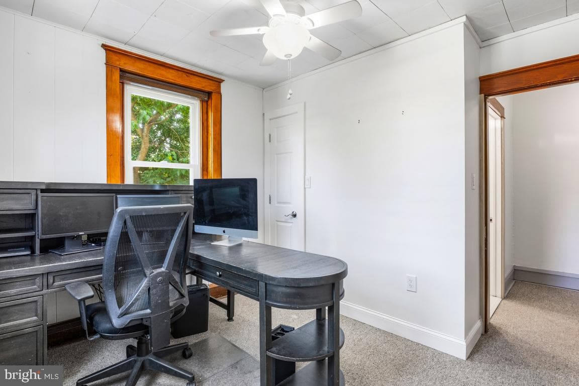 705 E Walnut Street photo 24