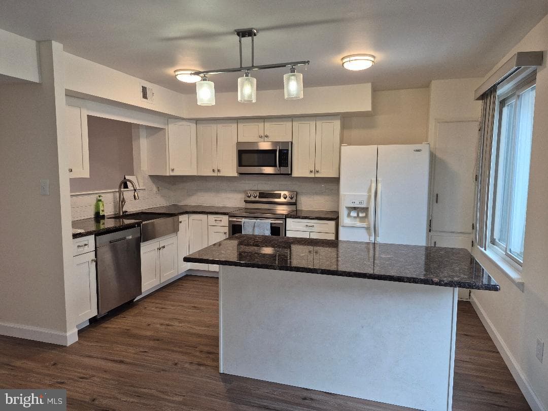 401 Woodside Circle photo 3