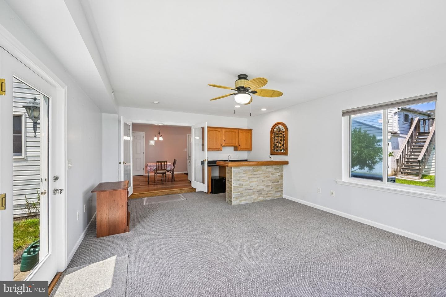 12 Lawn Avenue photo 19