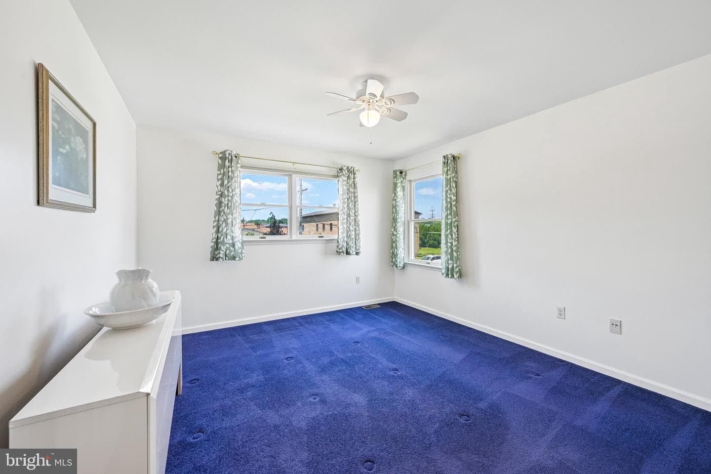 12 Lawn Avenue photo 30