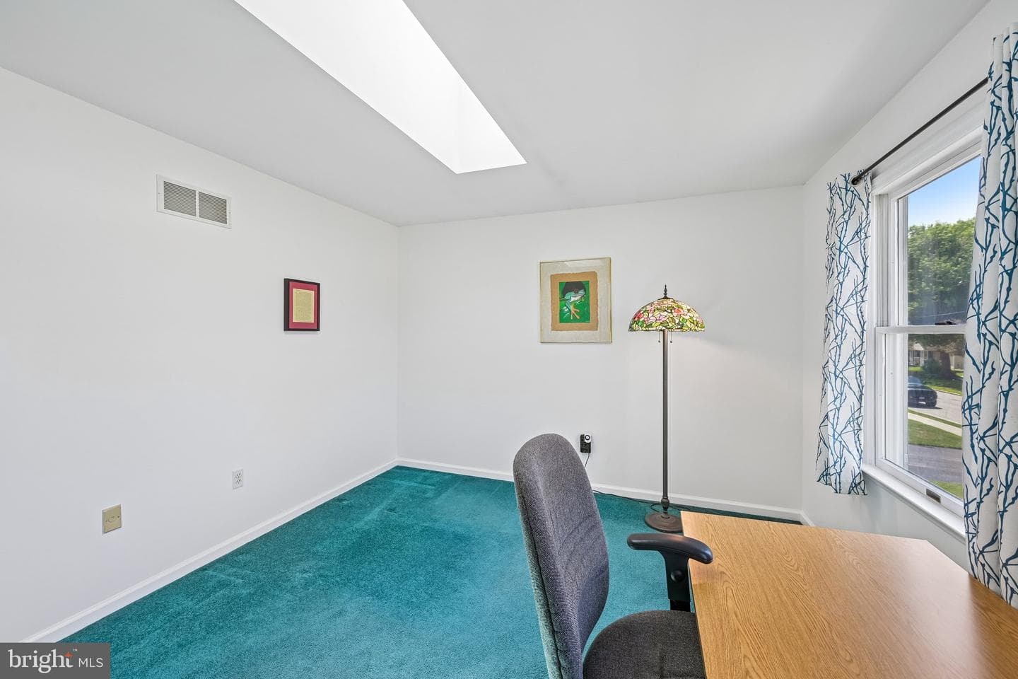 12 Lawn Avenue photo 37