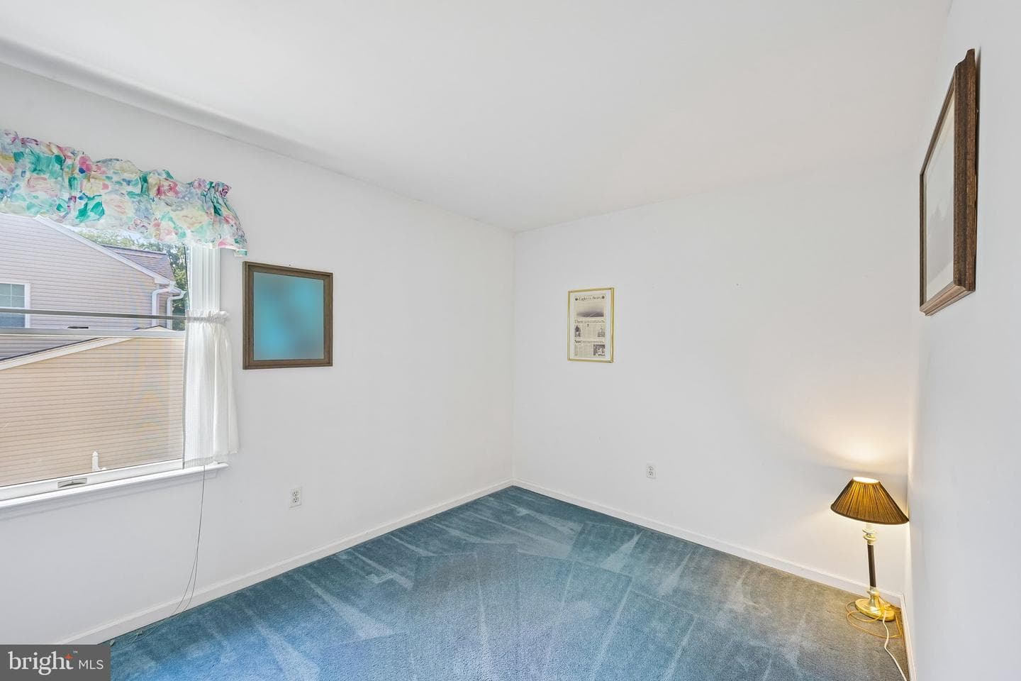 12 Lawn Avenue photo 38