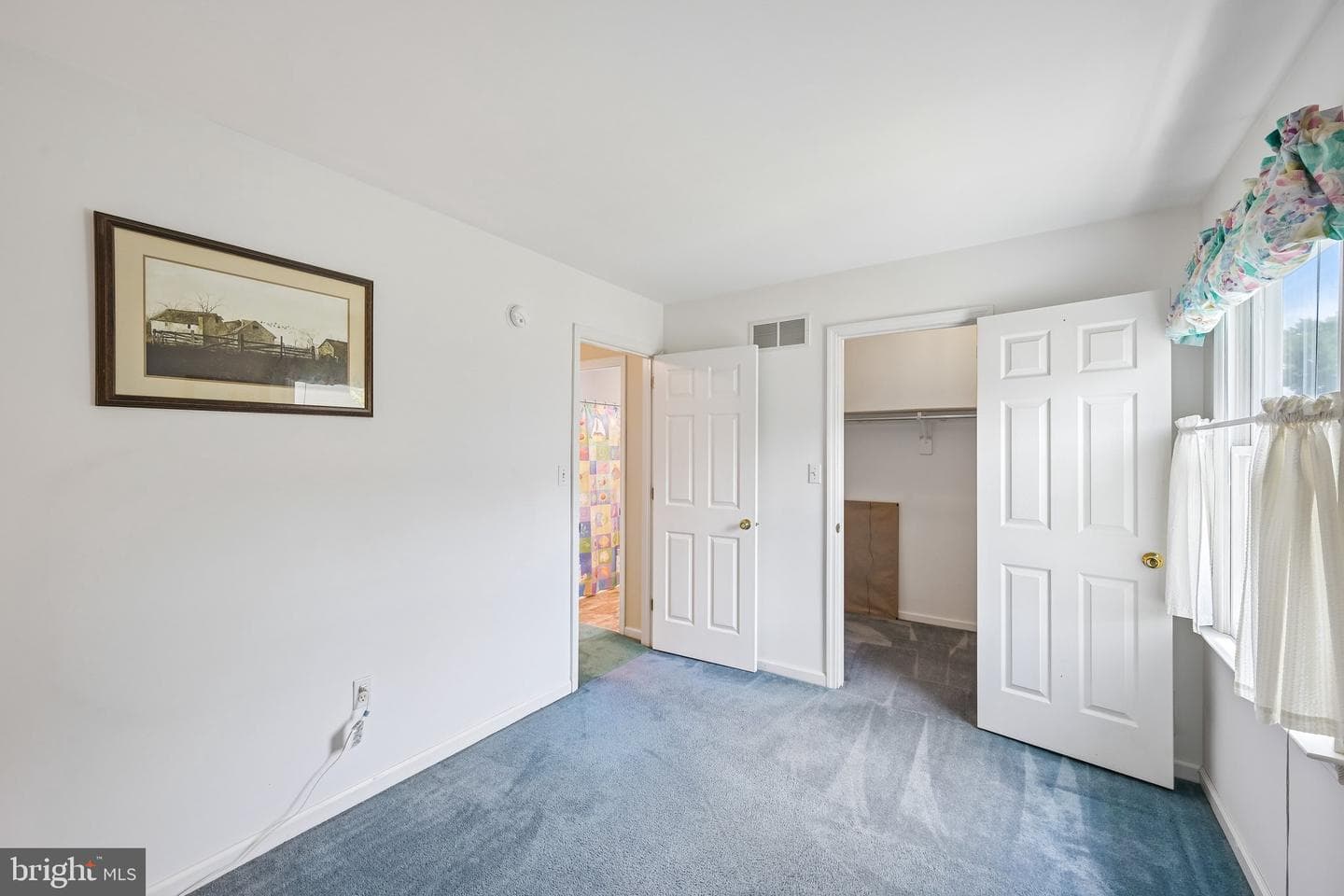 12 Lawn Avenue photo 40