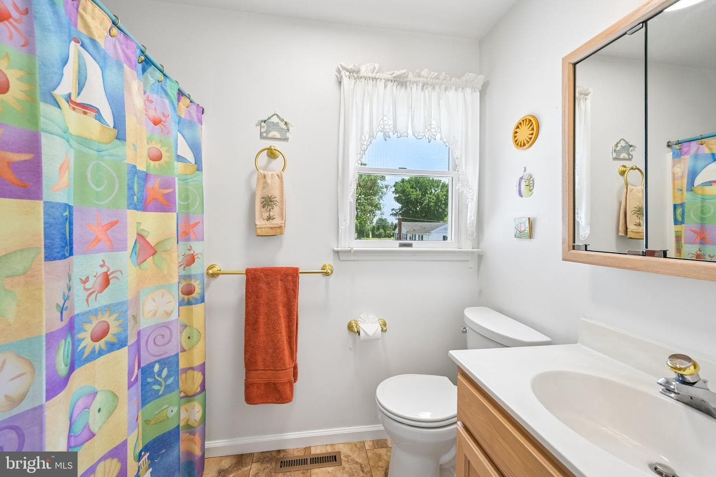 12 Lawn Avenue photo 41