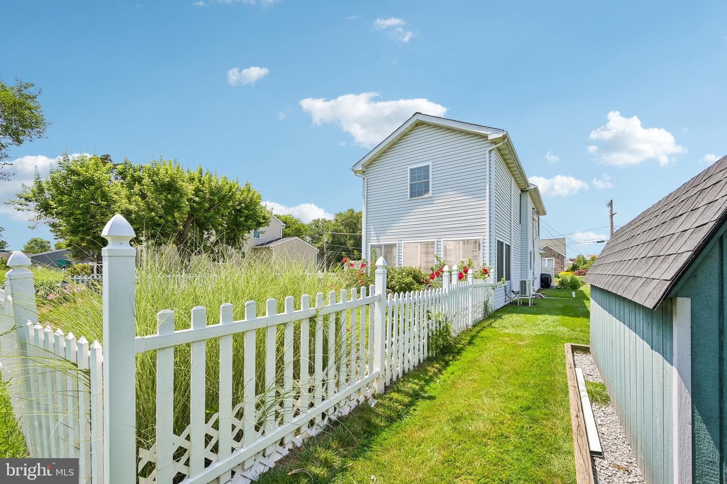 12 Lawn Avenue photo 45