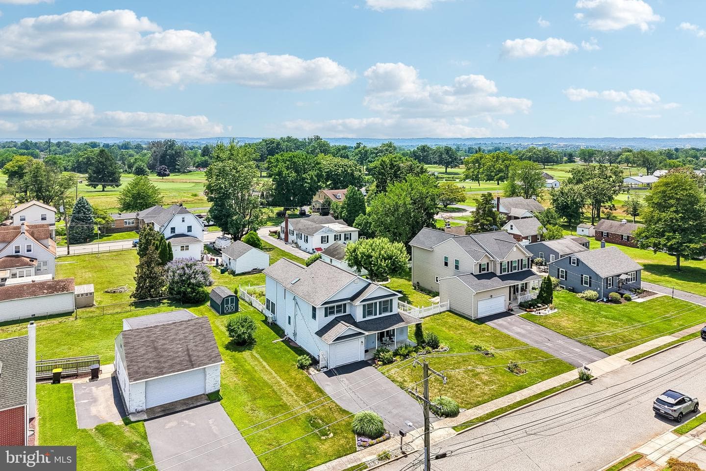 12 Lawn Avenue photo 55