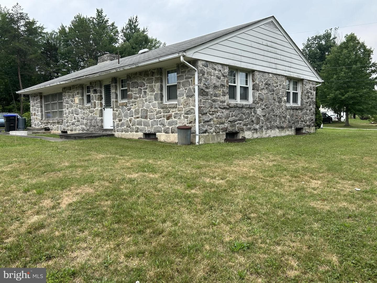 2122 Yarnall Road photo 3