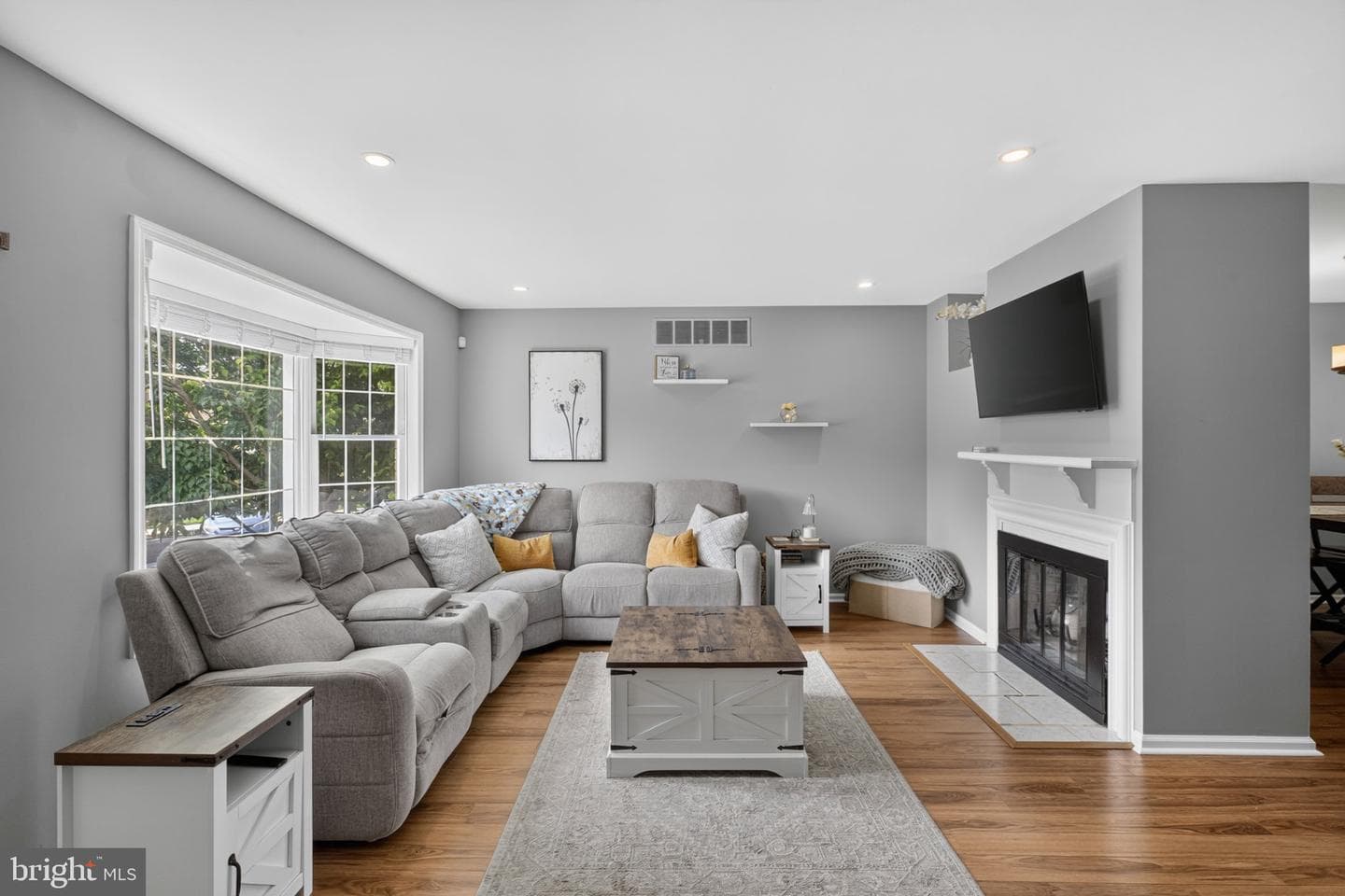 412 Franklin Court photo 5