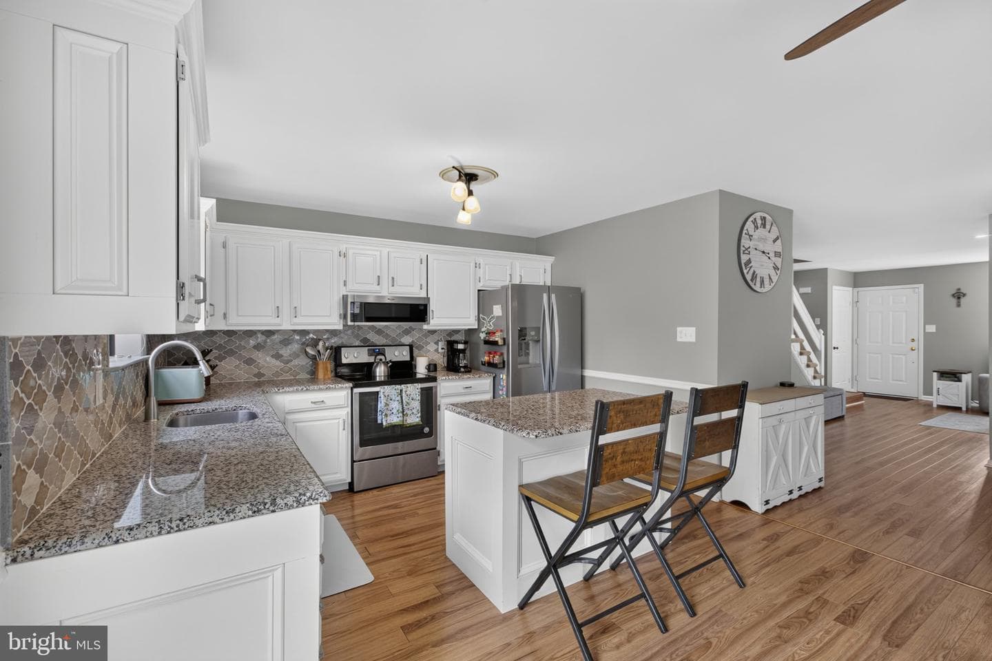 412 Franklin Court photo 9