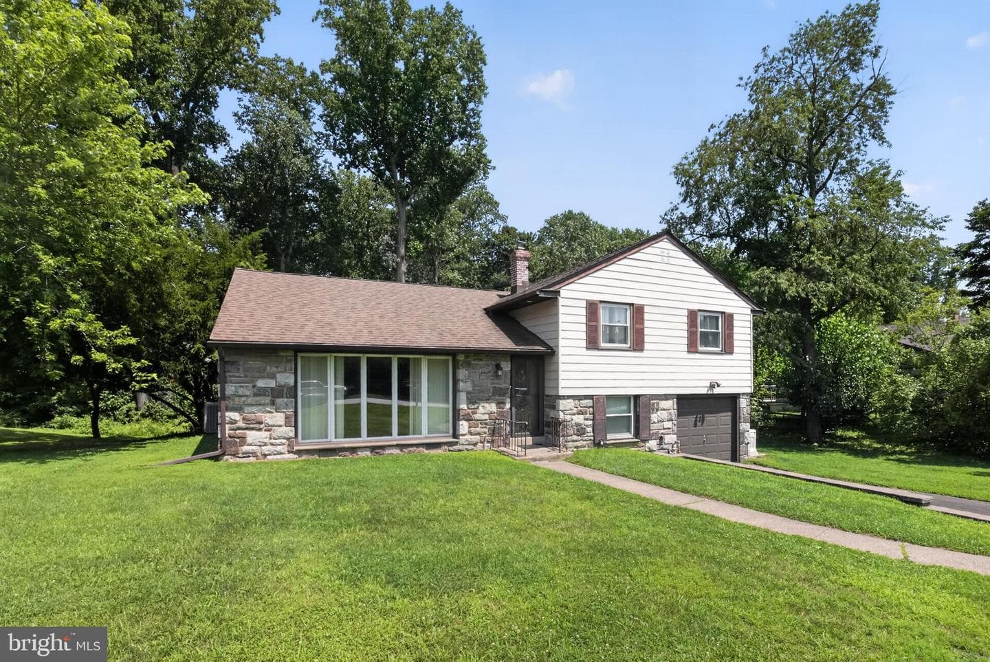 615 Hoyt Road photo 2