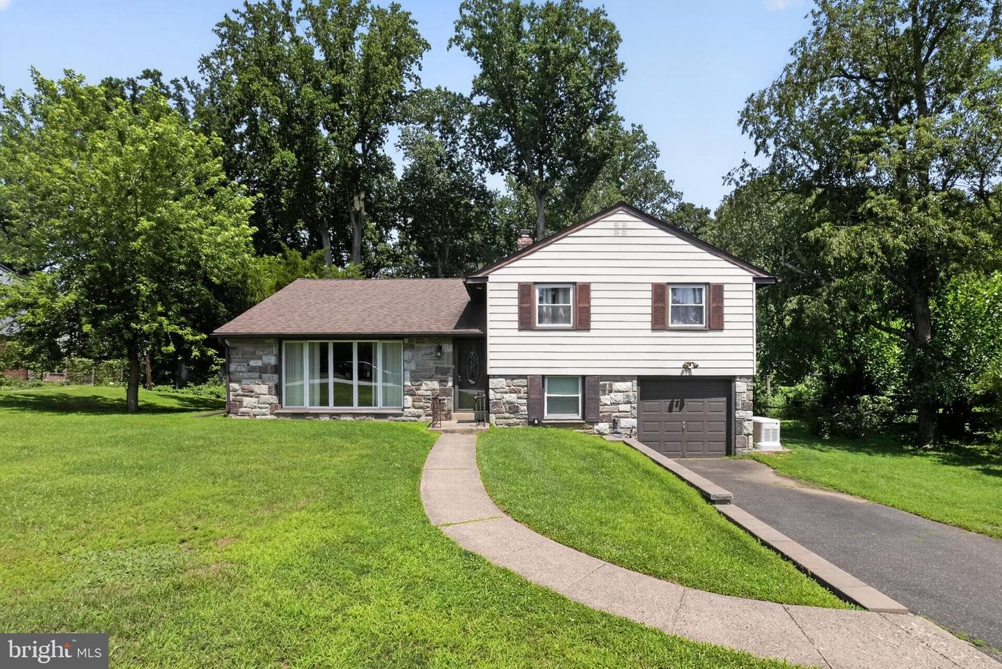 615 Hoyt Road photo 3
