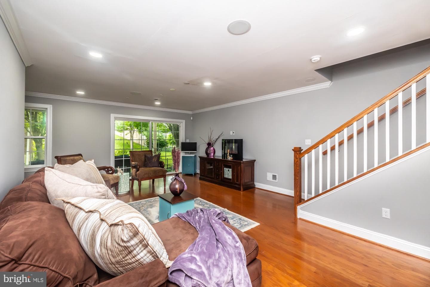 154 Moorehead Avenue photo 3