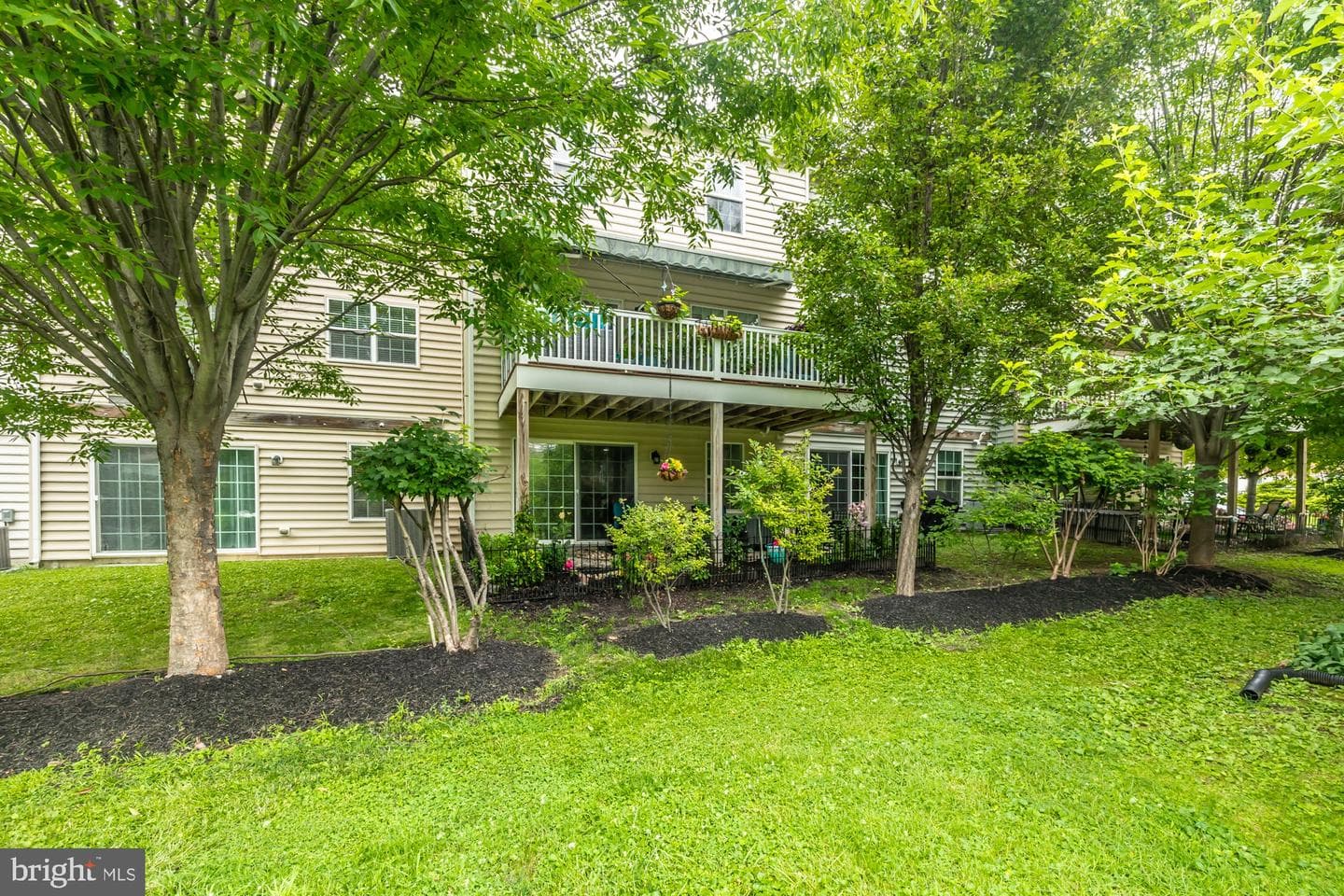154 Moorehead Avenue photo 9