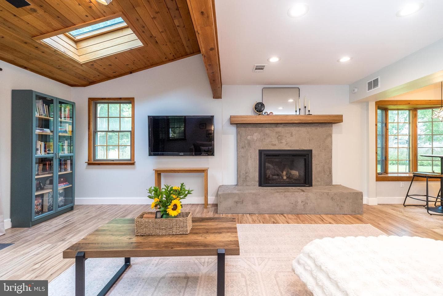 2045 Foster Road photo 22