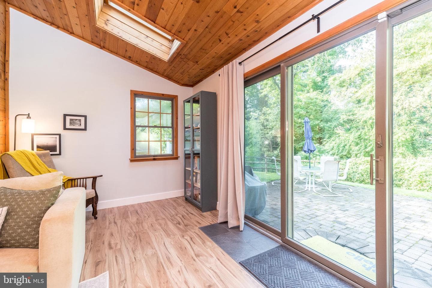 2045 Foster Road photo 24