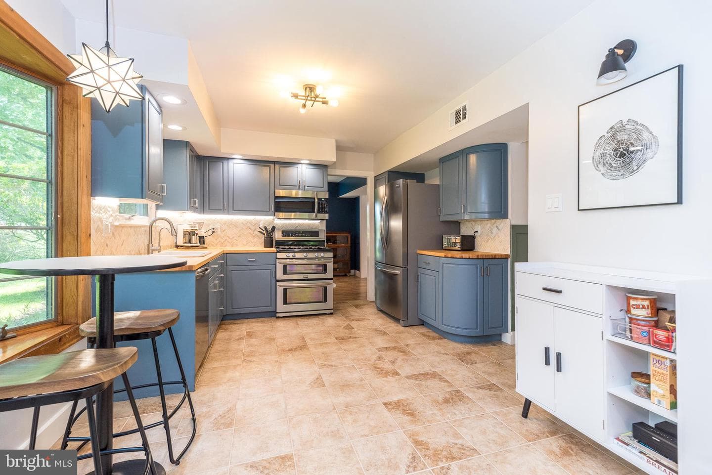 2045 Foster Road photo 6
