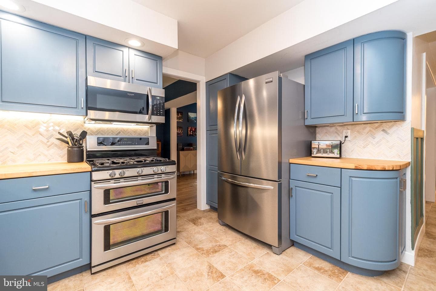 2045 Foster Road photo 9