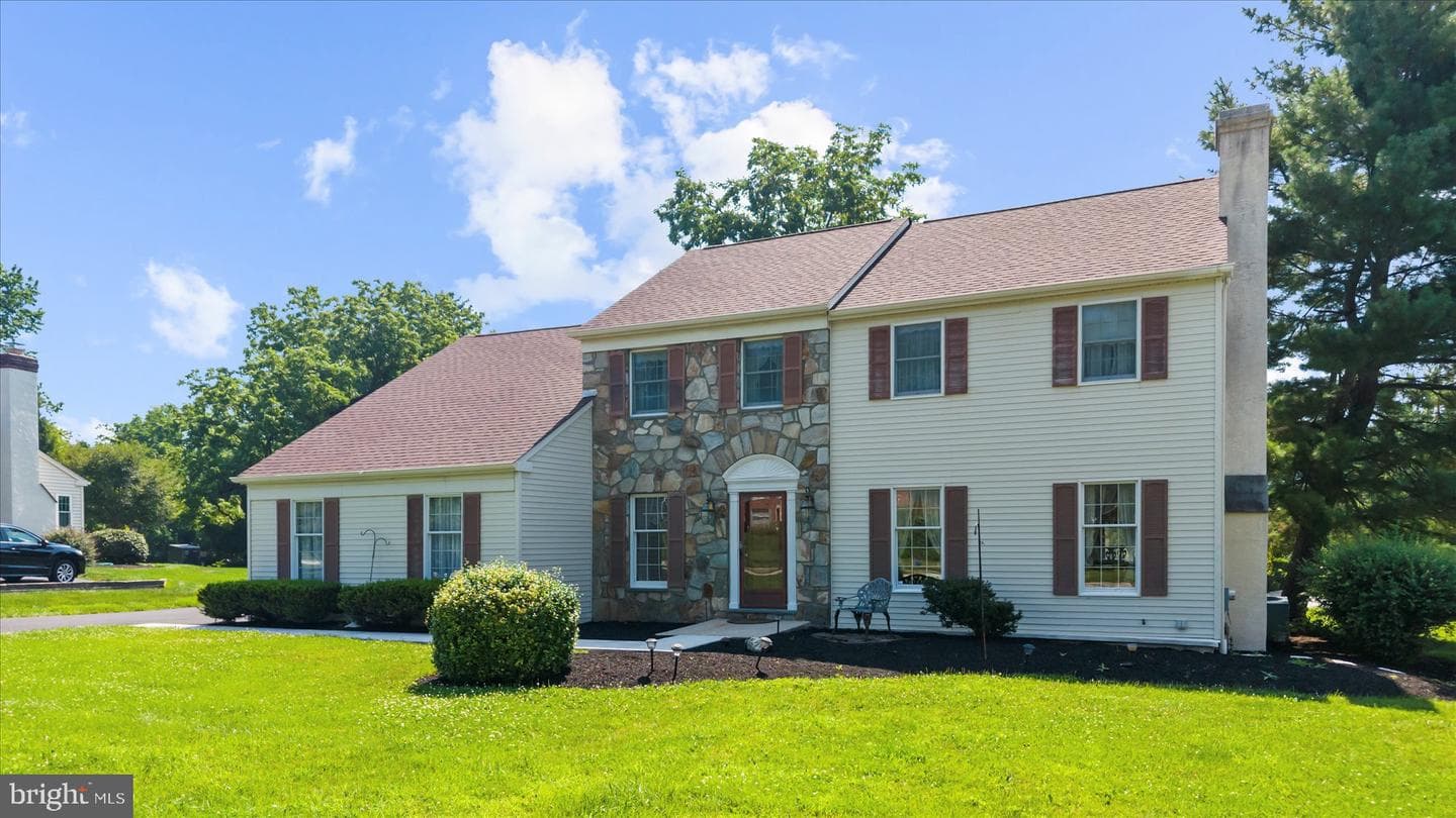 529 Faith Drive photo 3