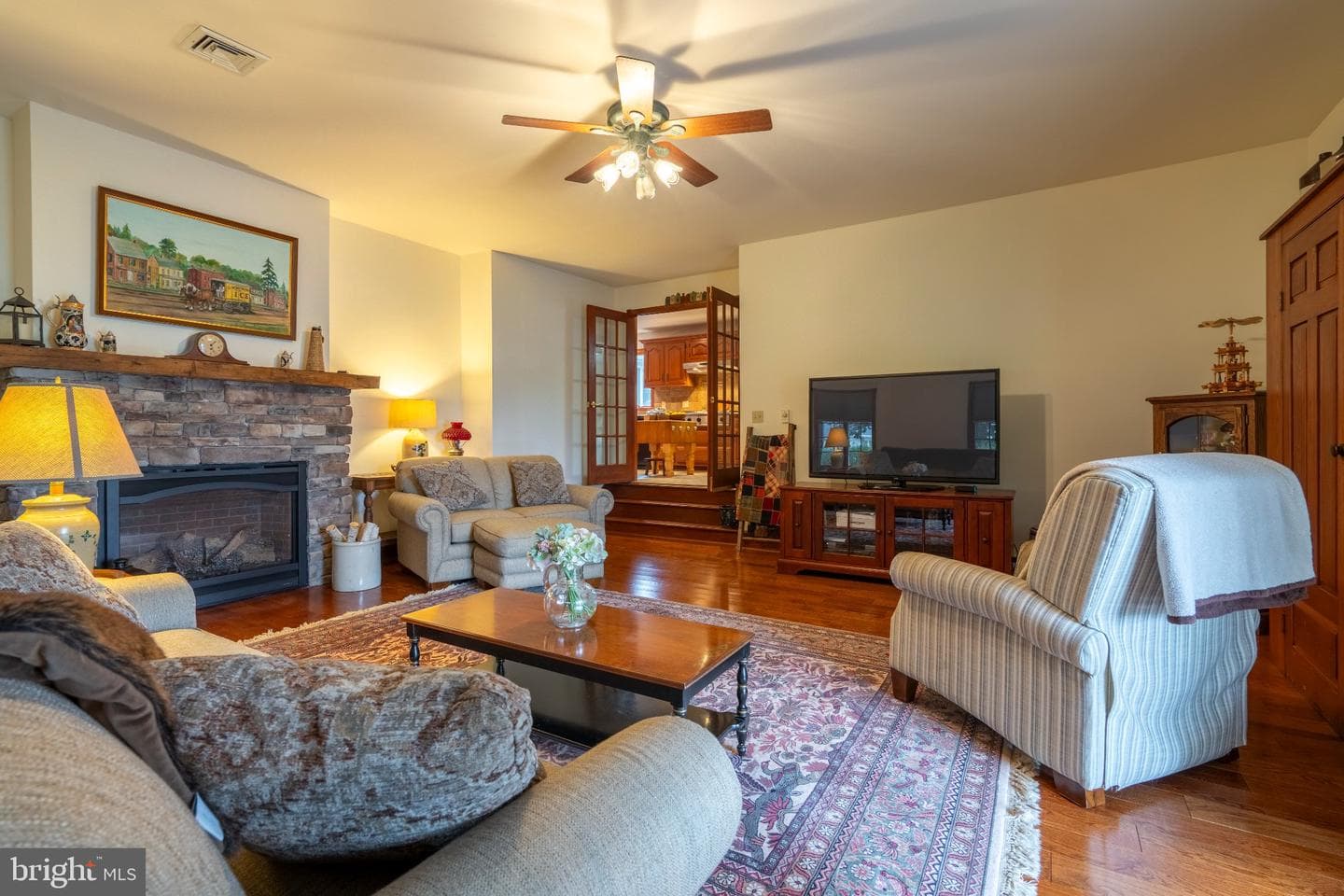1397 Edgeview Street photo 6
