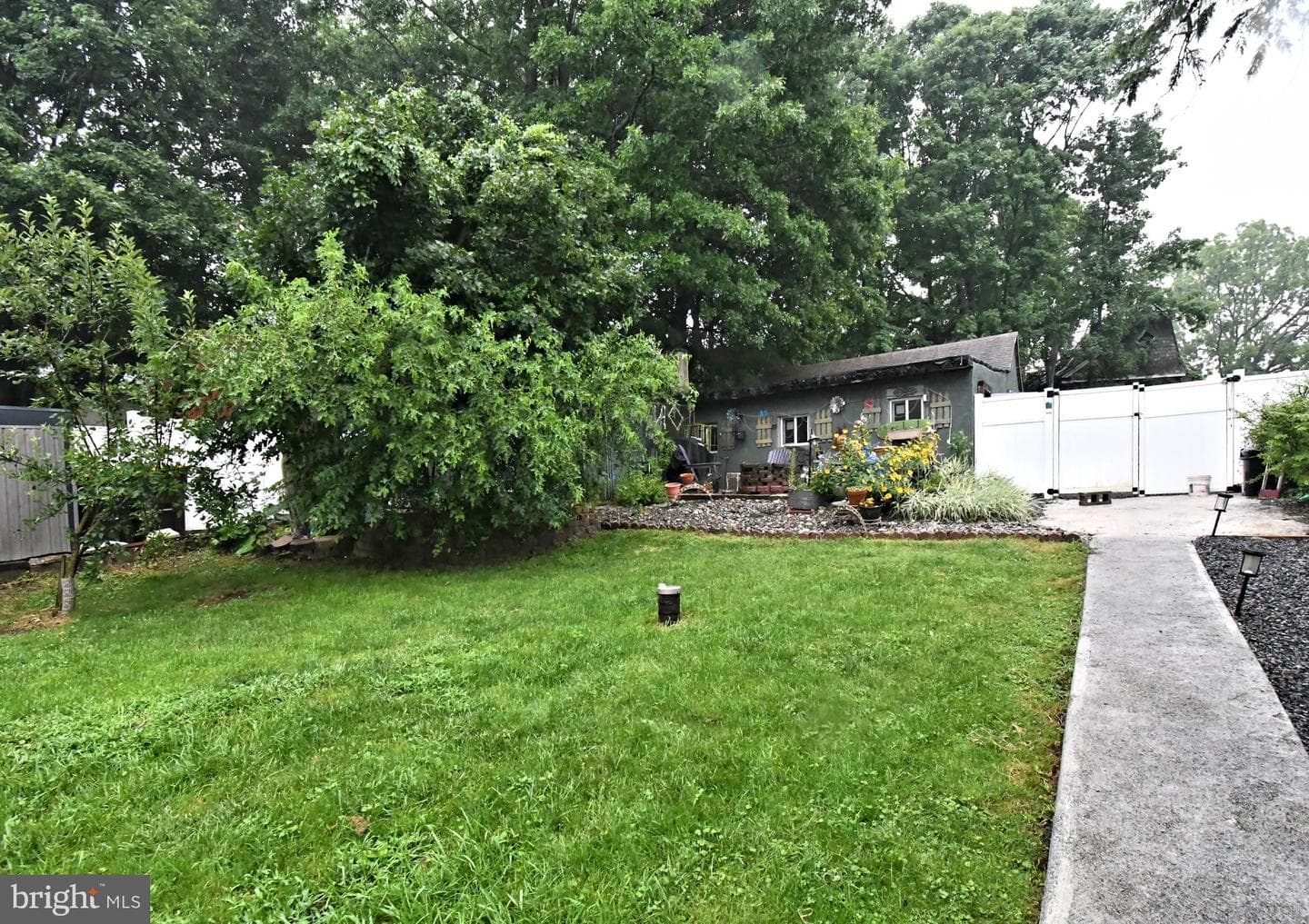 658 Macoby Avenue photo 46