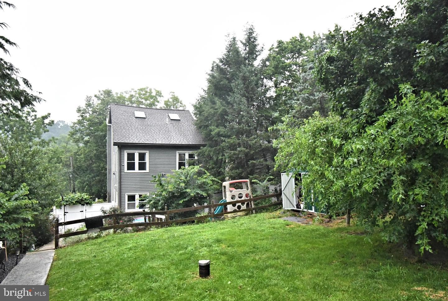 658 Macoby Avenue photo 47