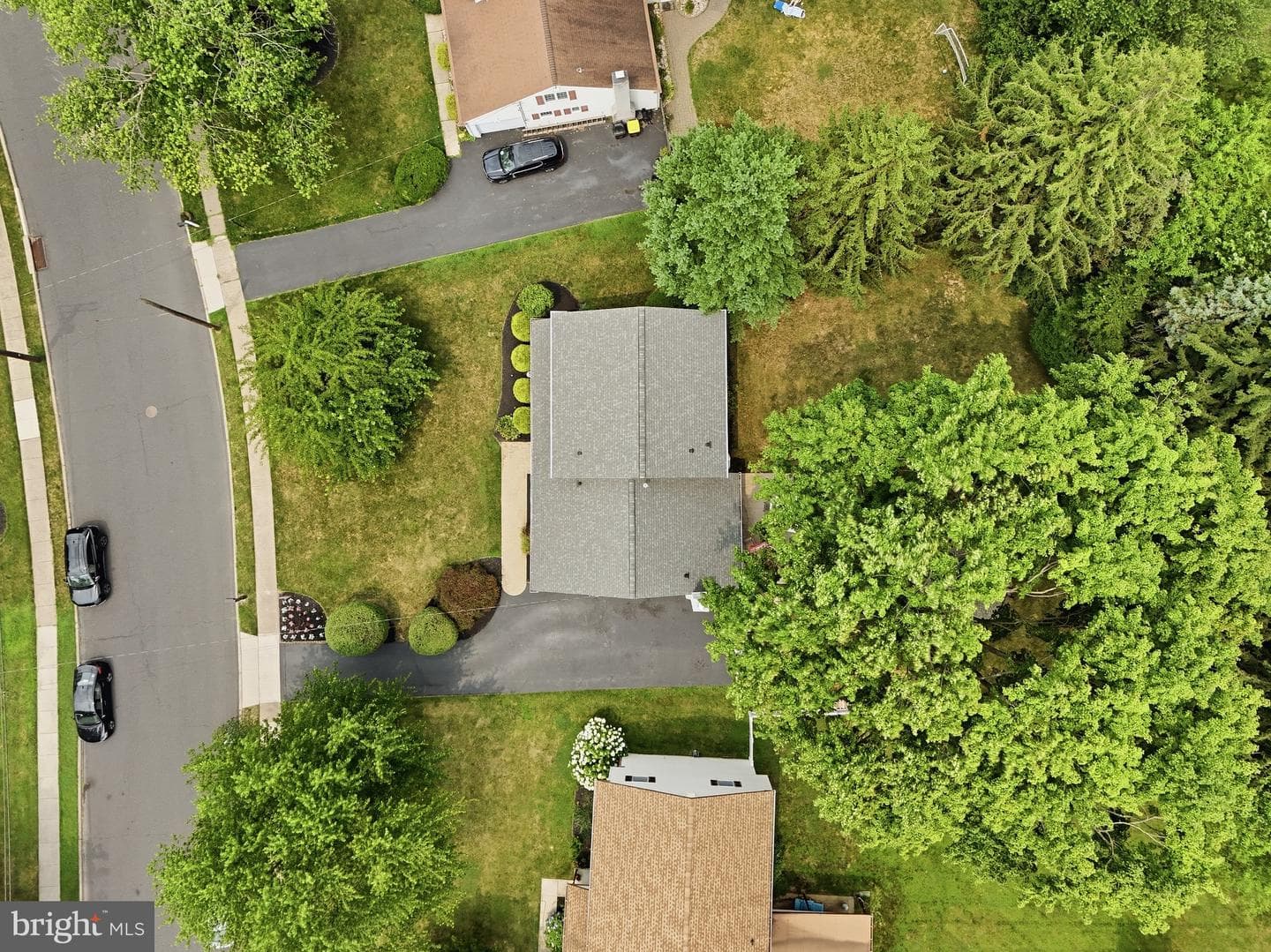663 Serrill Drive photo 40