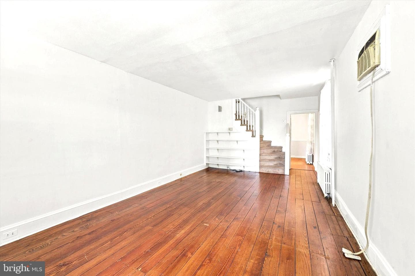 327 Summer Street photo 3