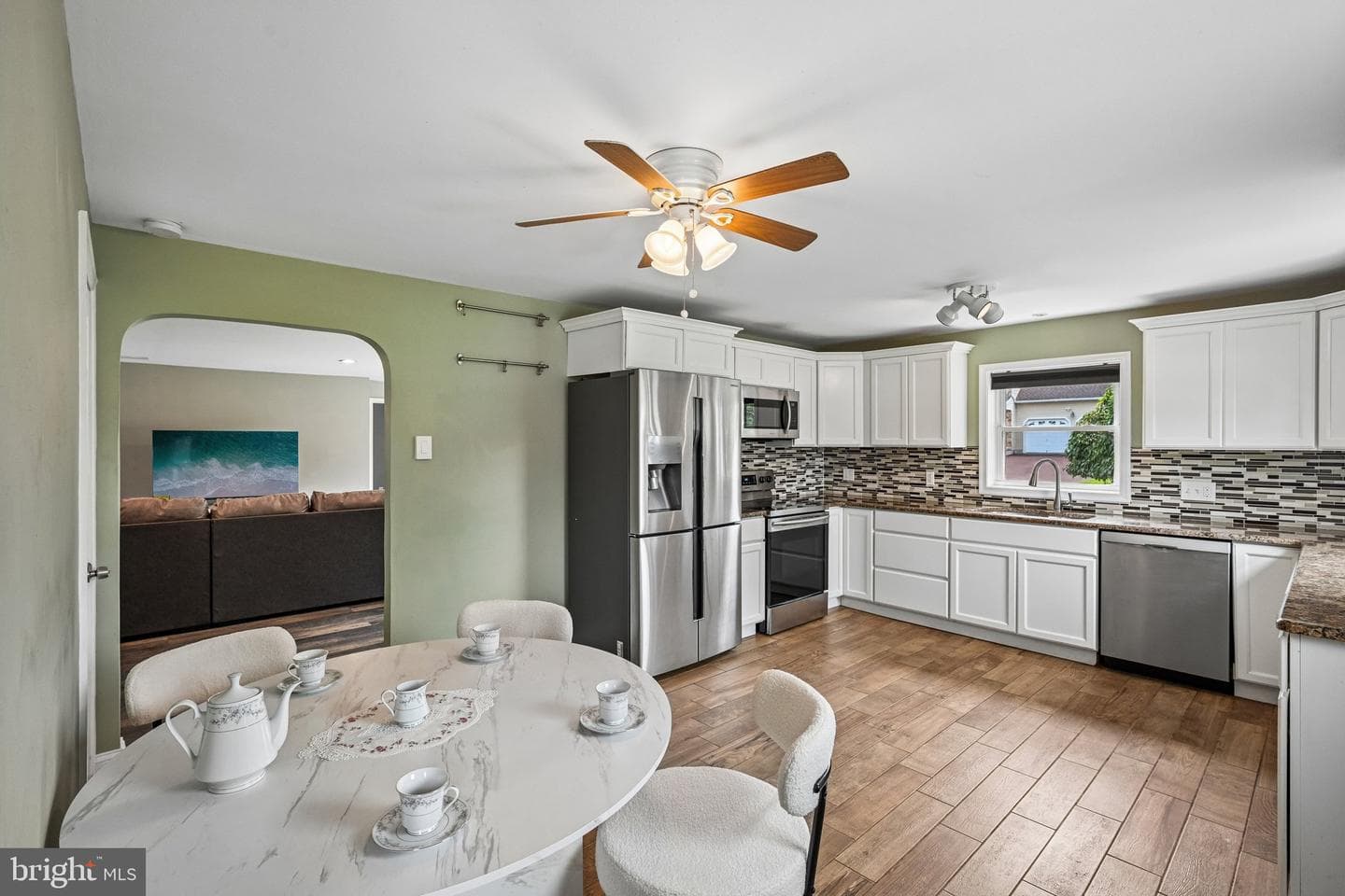 2144 Sunnyside Avenue photo 10