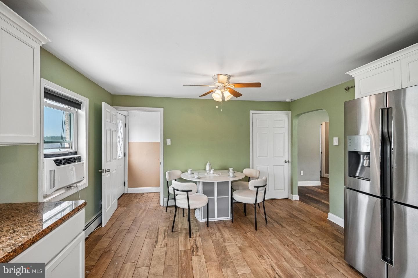 2144 Sunnyside Avenue photo 11