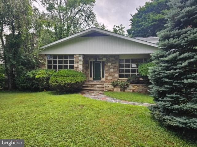 8128 Cedar, Elkins Park