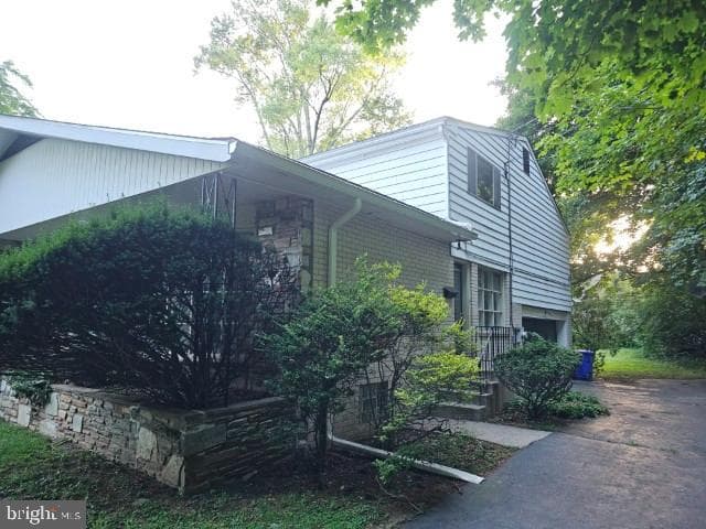 8128 Cedar photo 3