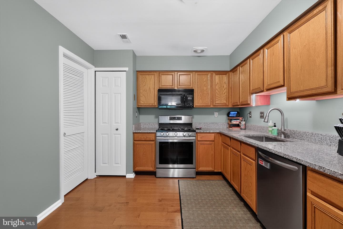 474 Stoneglen Street photo 12