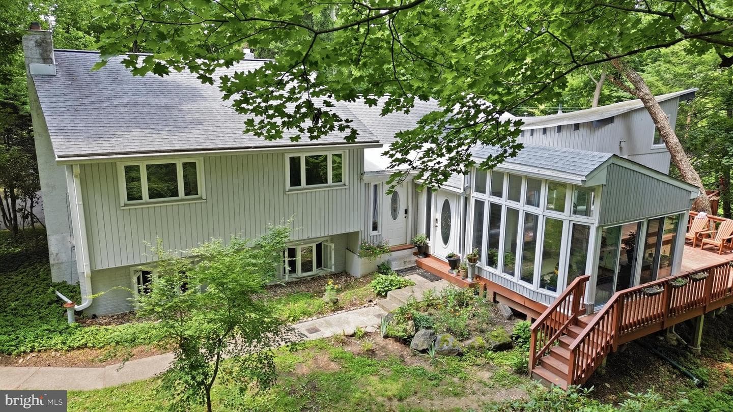 1132 Lindsay Lane photo 2